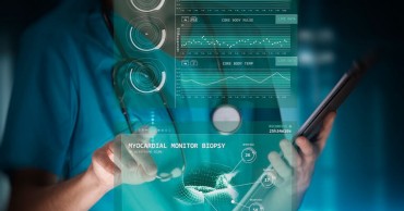 Real-time monitoring of the digital patient in clinical trials